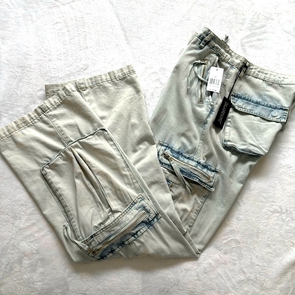 BLANK NYC Franklin Rib Cage Light Blue Jeans with Oversized Cargo Pockets--28 - Picture 12 of 15